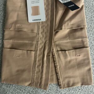 Leonisa NWT Women's Beige 3-Belt Waist Cincher. XS/SM